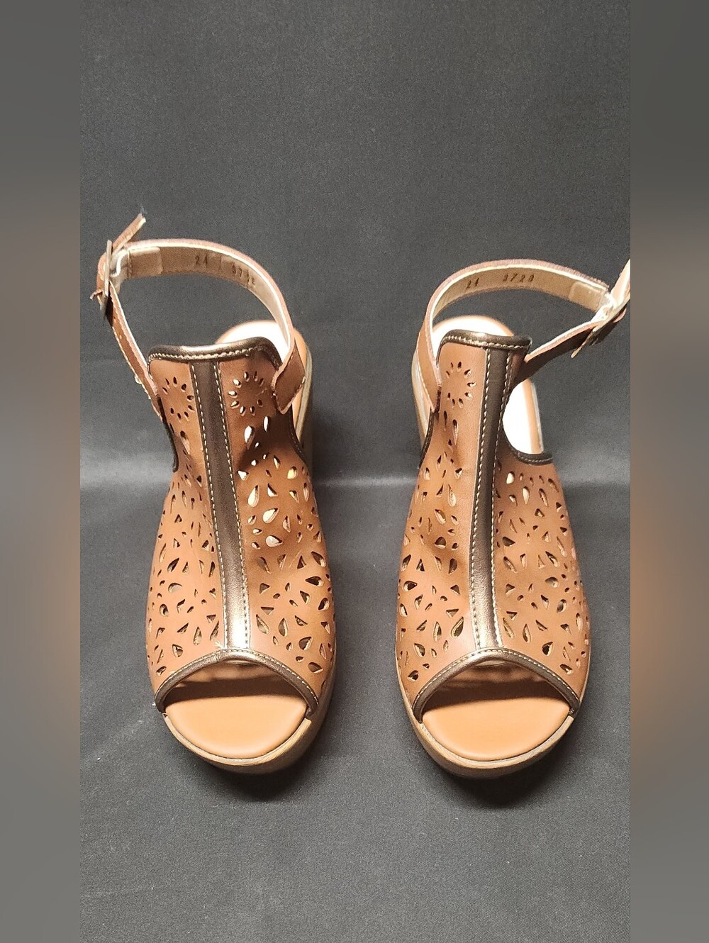 Dorothy Gaynor Lady Leather Platform Block Heel Sandals in Coffee Size 6.5/7 - Picture 14 of 15
